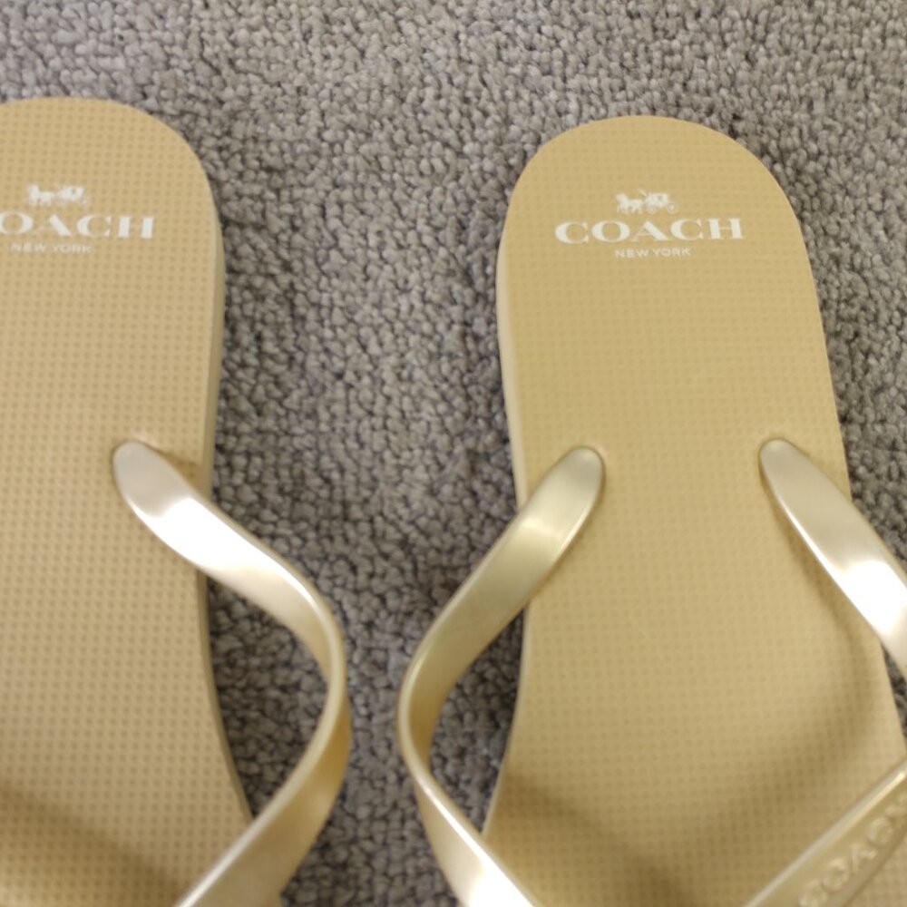 Coach COH Thong Flip Flop Sandals Womens 10 B Shoes Light Gold - Picture 4 of 8